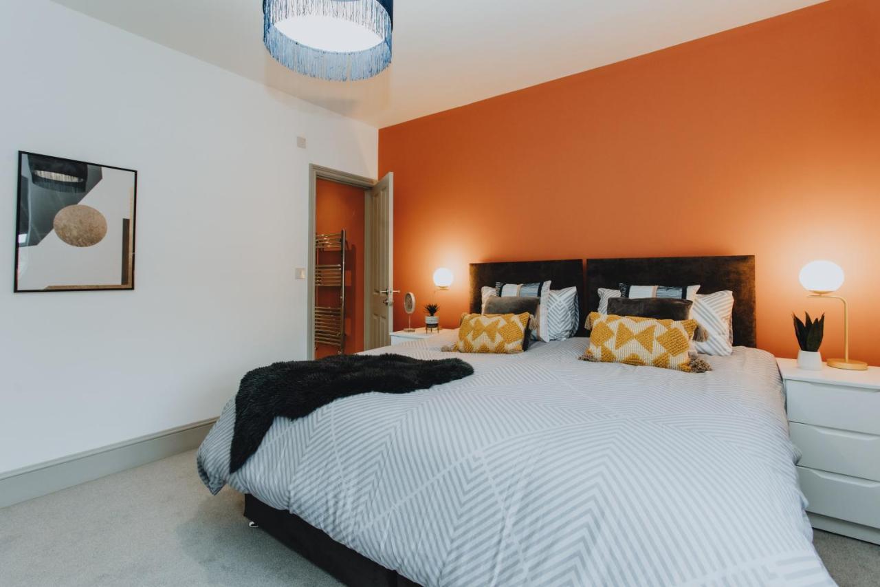 Townhouse House Ideal Contractors In 럭비 외부 사진