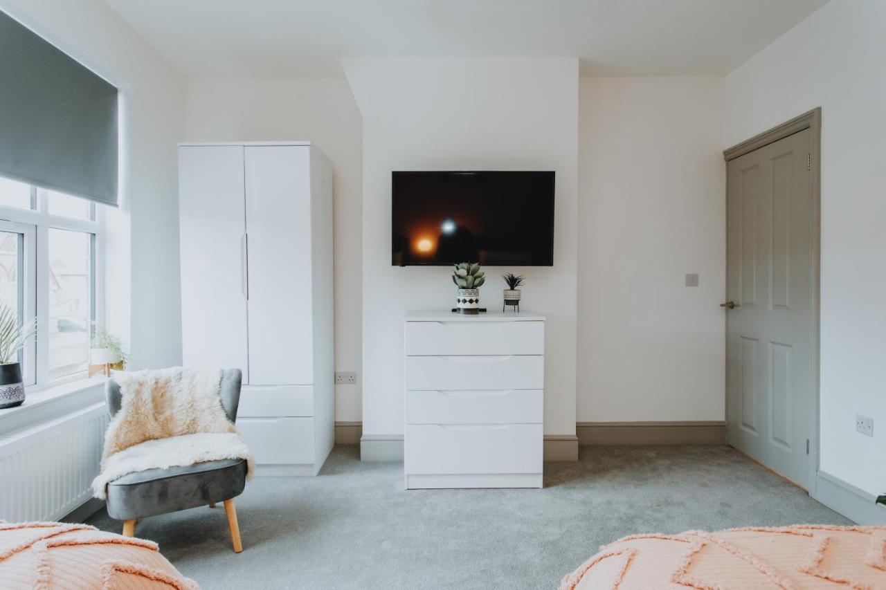 Townhouse House Ideal Contractors In 럭비 외부 사진
