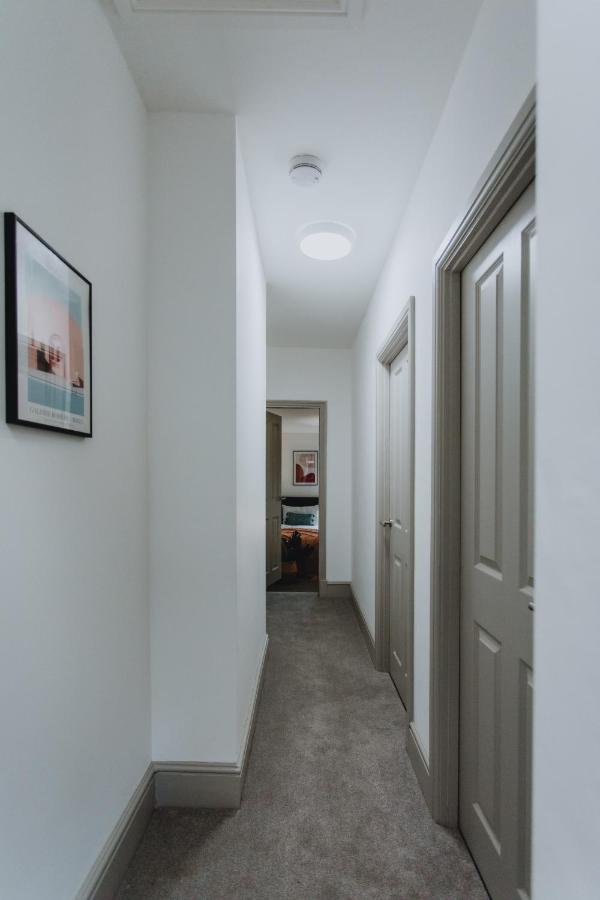 Townhouse House Ideal Contractors In 럭비 외부 사진