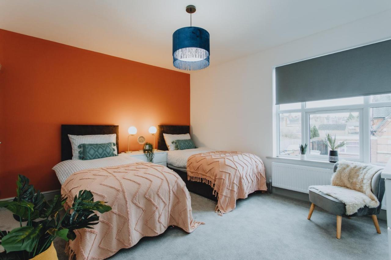 Townhouse House Ideal Contractors In 럭비 외부 사진