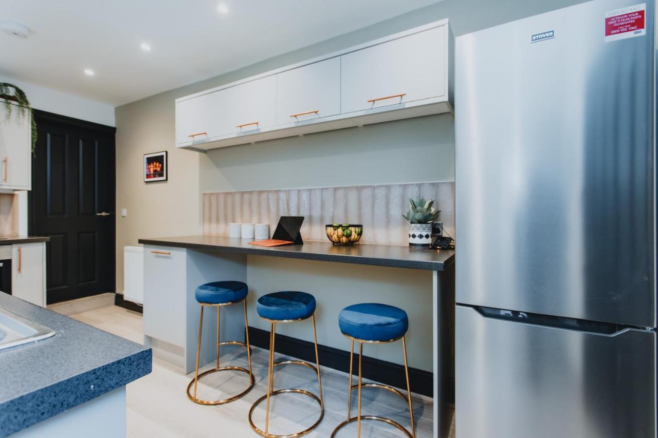 Townhouse House Ideal Contractors In 럭비 외부 사진